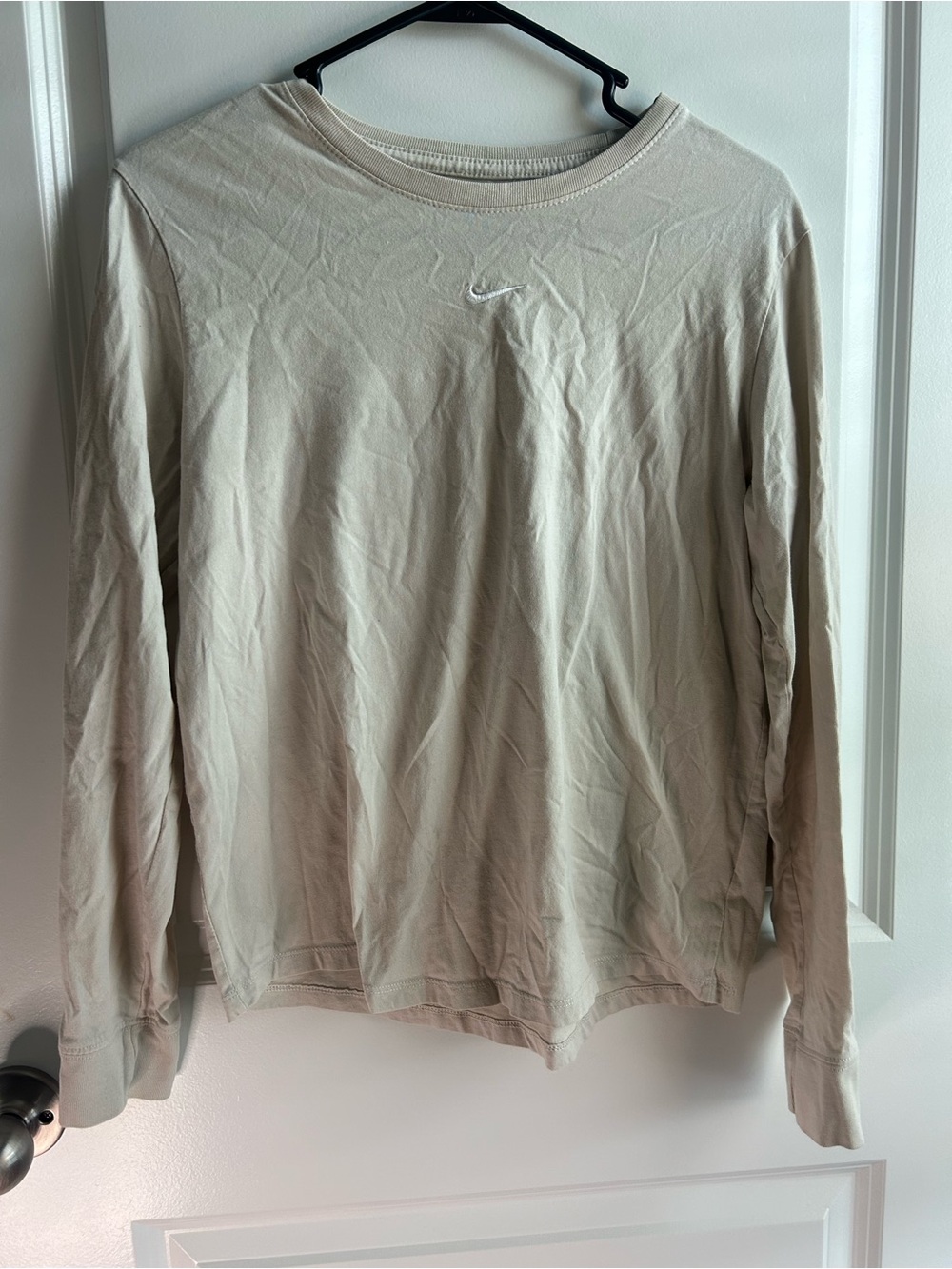 Nike Women’s Long Sleeve Crew in Light Tan